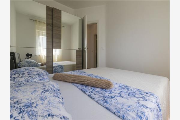 Apartment A1, for 5 persons