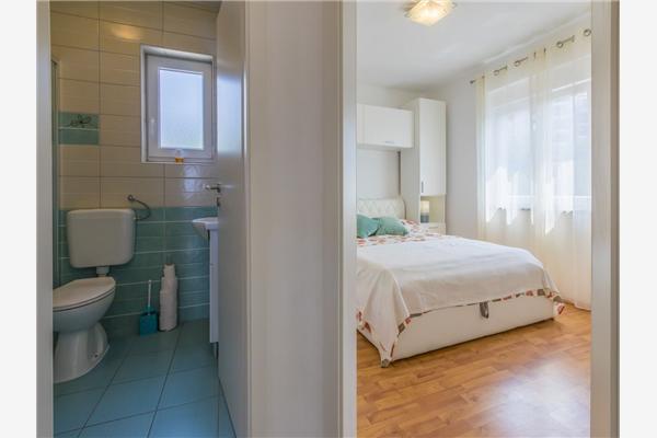 Apartment A1, for 5 persons