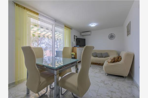 Apartment A1, for 5 persons