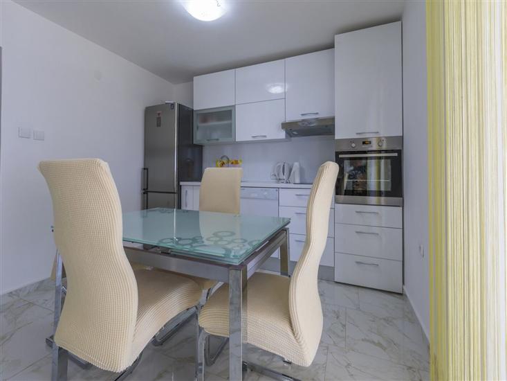 Apartment A1, for 5 persons