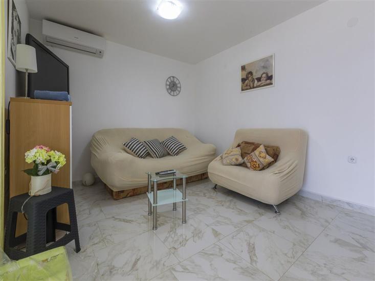 Apartment A1, for 5 persons