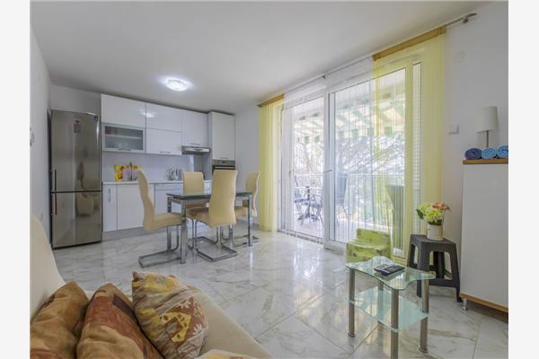 Apartment A1, for 5 persons