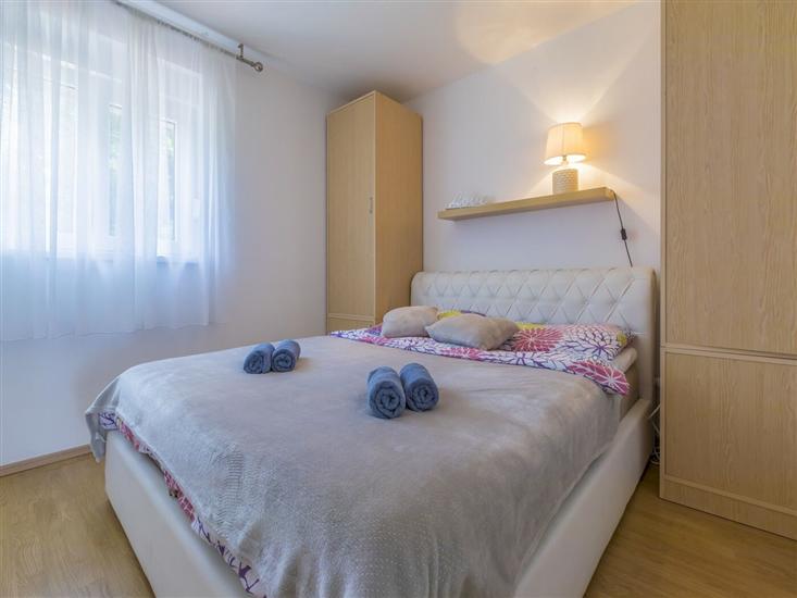 Apartment A1, for 5 persons