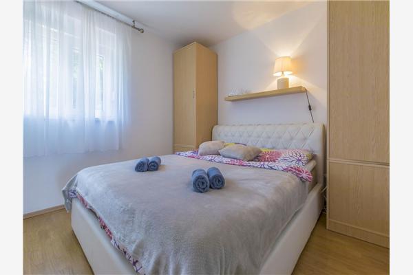 Apartment A1, for 5 persons