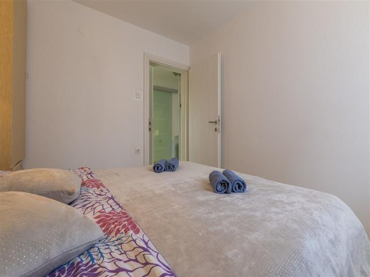 Apartment A1, for 5 persons