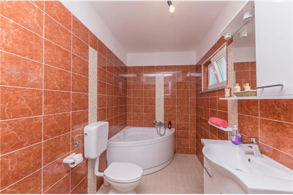 Apartment A1, for 8 persons