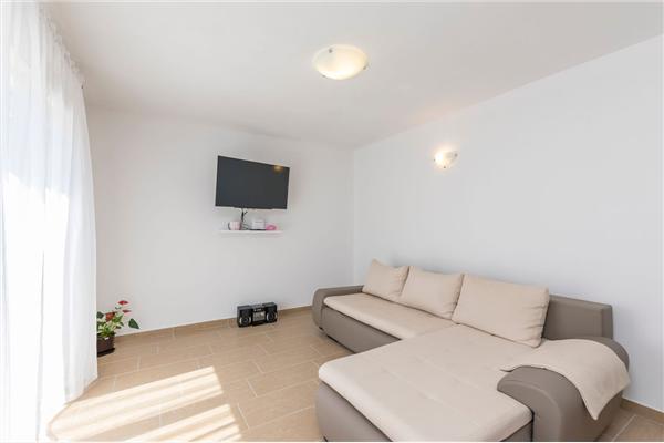Apartment A1, for 8 persons