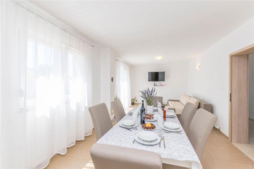 Apartment A1, for 8 persons