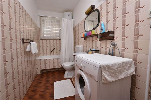 Apartment A1, for 5 persons