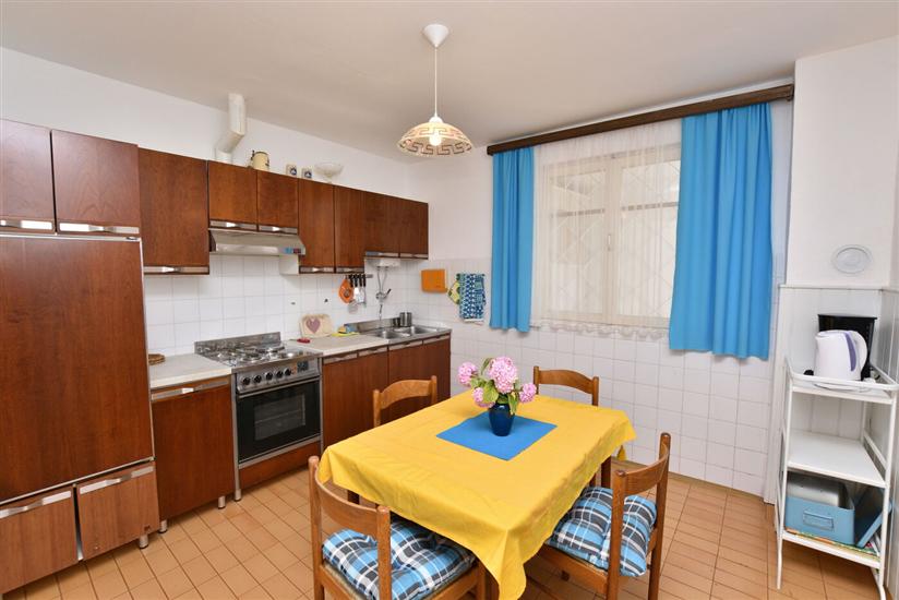Apartment A1, for 5 persons