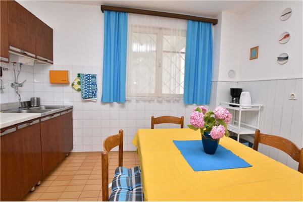 Apartment A1, for 5 persons