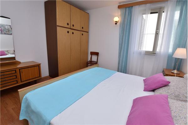 Apartment A1, for 5 persons