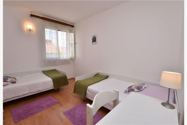 Apartment A1, for 5 persons