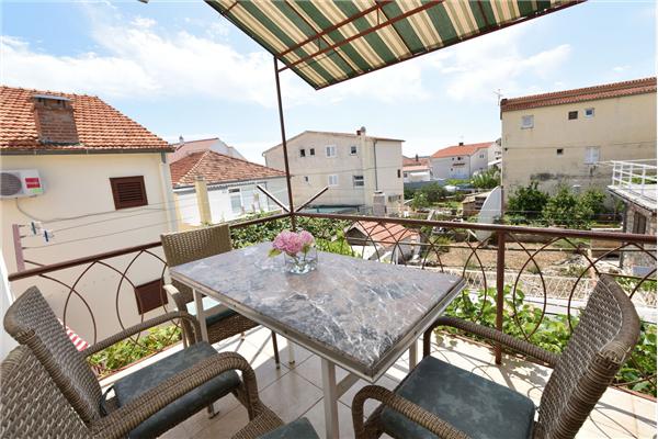 Apartment A1, for 5 persons