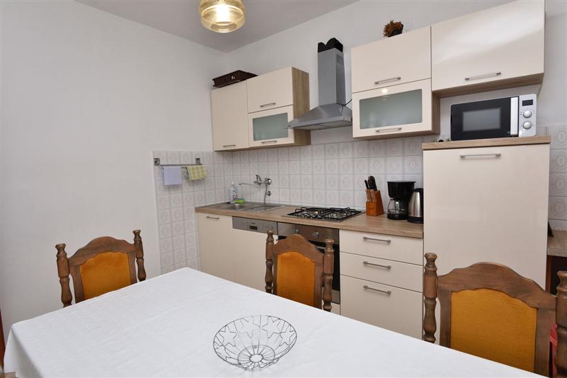 Apartment A2, for 6 persons
