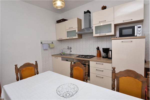 Apartment A2, for 6 persons