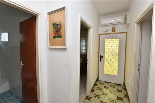 Apartment A2, for 6 persons