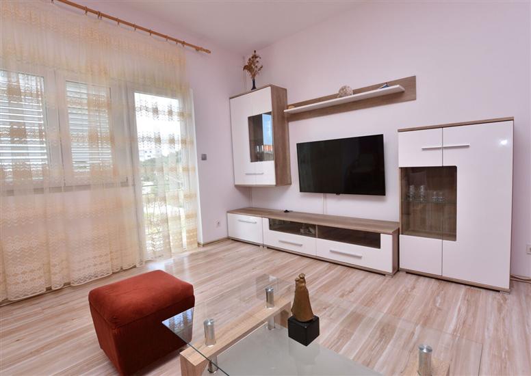 Apartment A2, for 6 persons