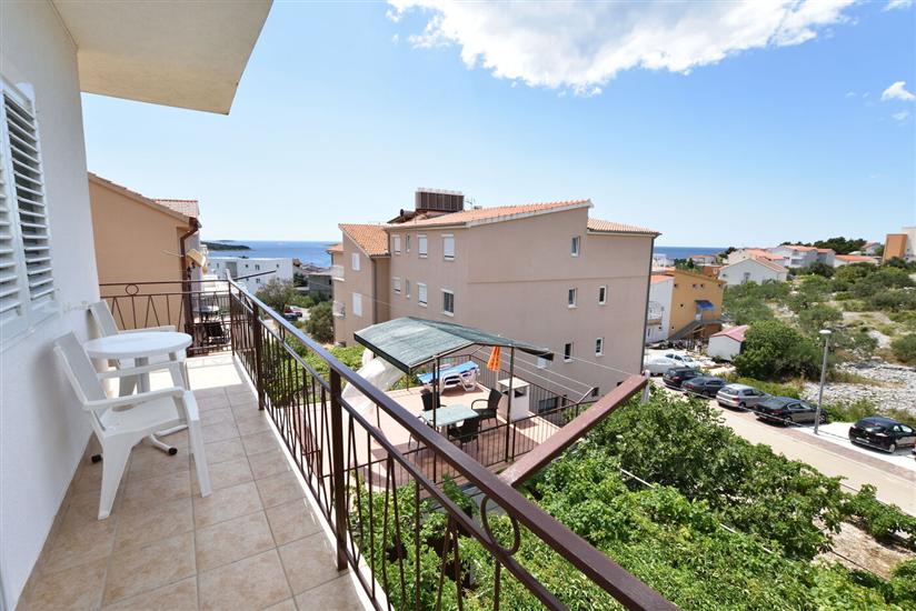 Apartment A2, for 6 persons