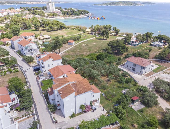 Apartments and Rooms On the Beach