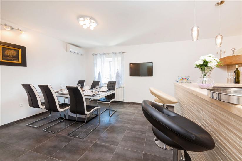 House K1, for 8 persons