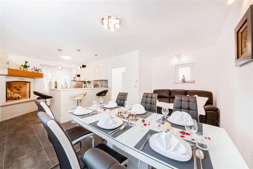 House K1, for 8 persons