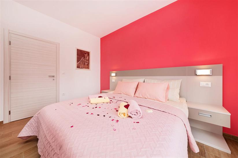 House K1, for 8 persons