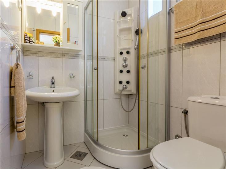 Apartment A1, for 6 persons