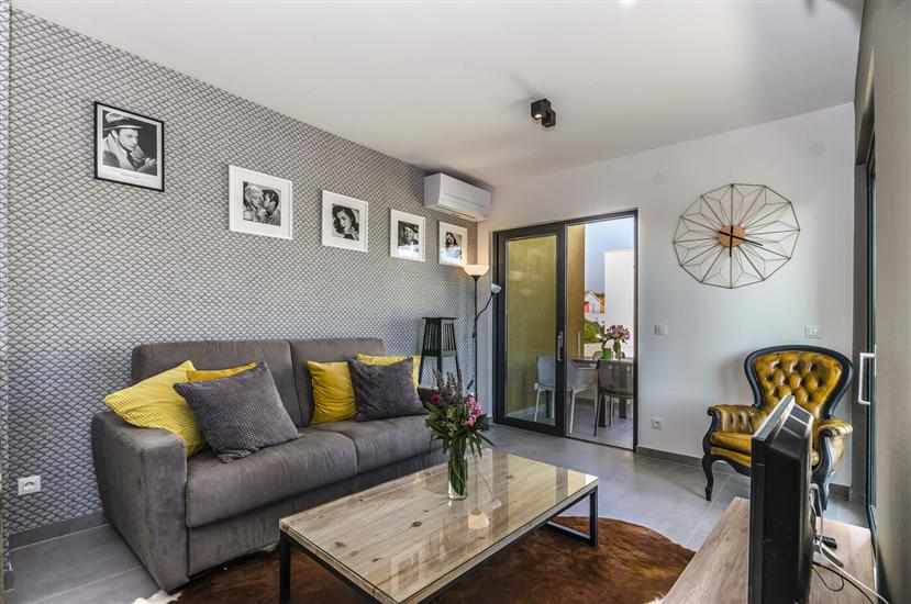 Apartment A2, for 6 persons