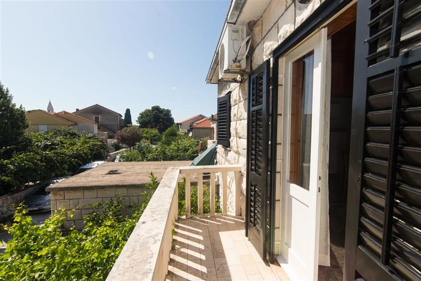 Apartment A1, for 8 persons