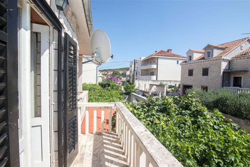 Apartment A1, for 8 persons