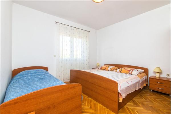 Apartment A1, for 8 persons