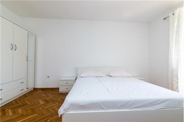 Apartment A1, for 8 persons