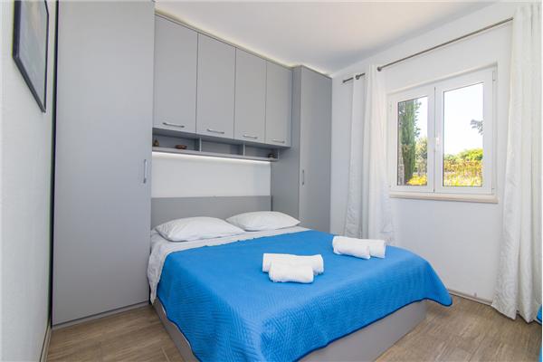 Apartment A1, for 5 persons