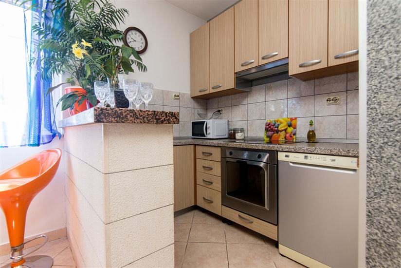 Apartment A1, for 5 persons