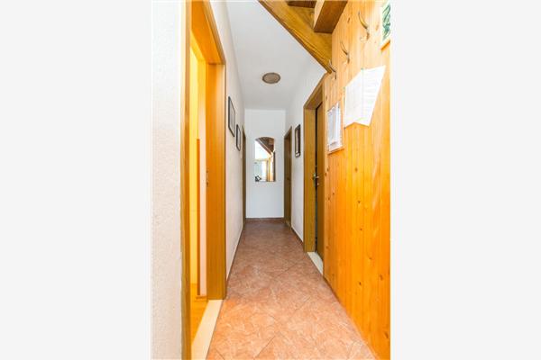 Apartment A2, for 6 persons