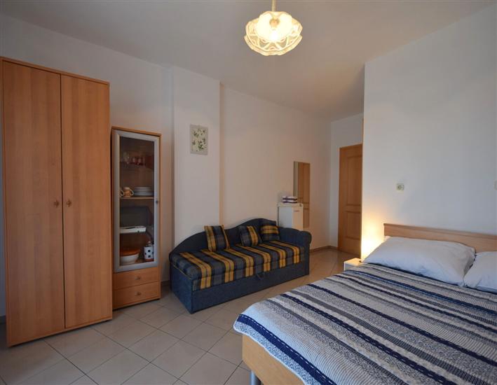 Room S1, for 2 persons