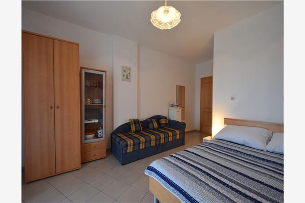 Room S1, for 2 persons