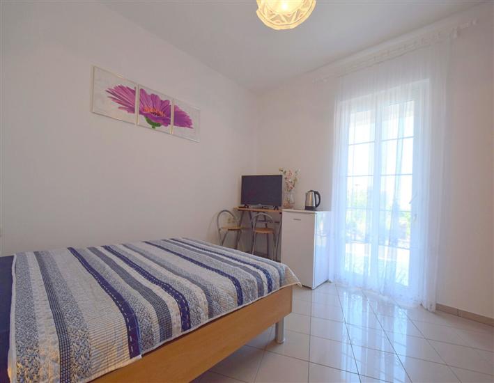 Room S1, for 2 persons