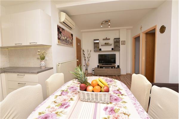 Apartment A3, for 5 persons