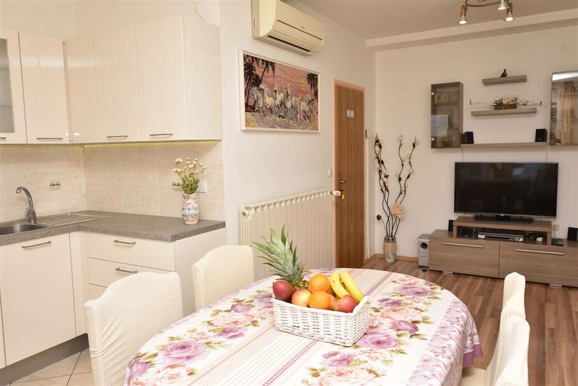 Apartment A3, for 5 persons