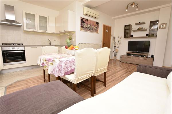 Apartment A3, for 5 persons