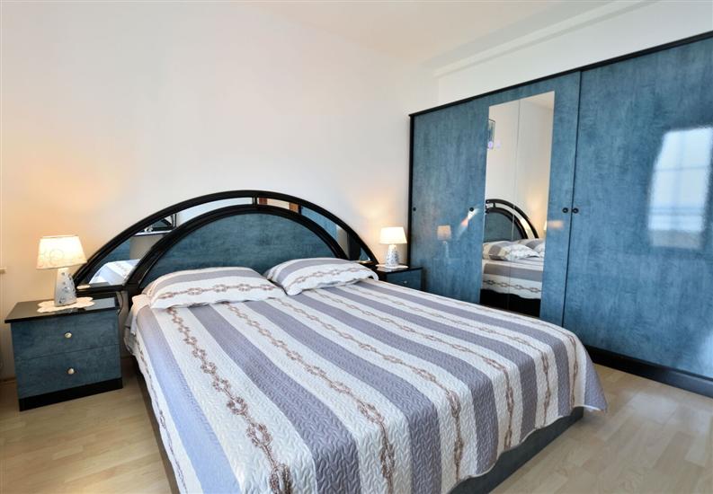 Apartment A4, for 3 persons