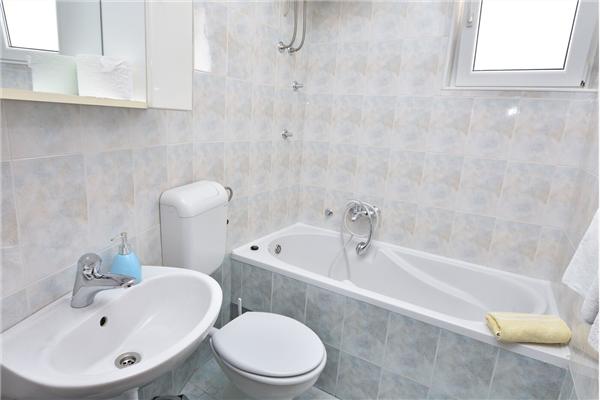 Apartment A4, for 3 persons