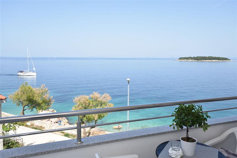 Apartment A4, for 3 persons