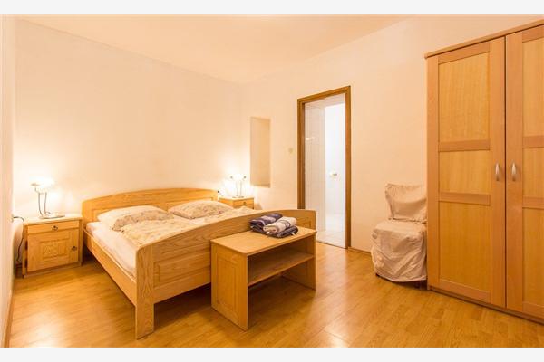Room S7, for 2 persons