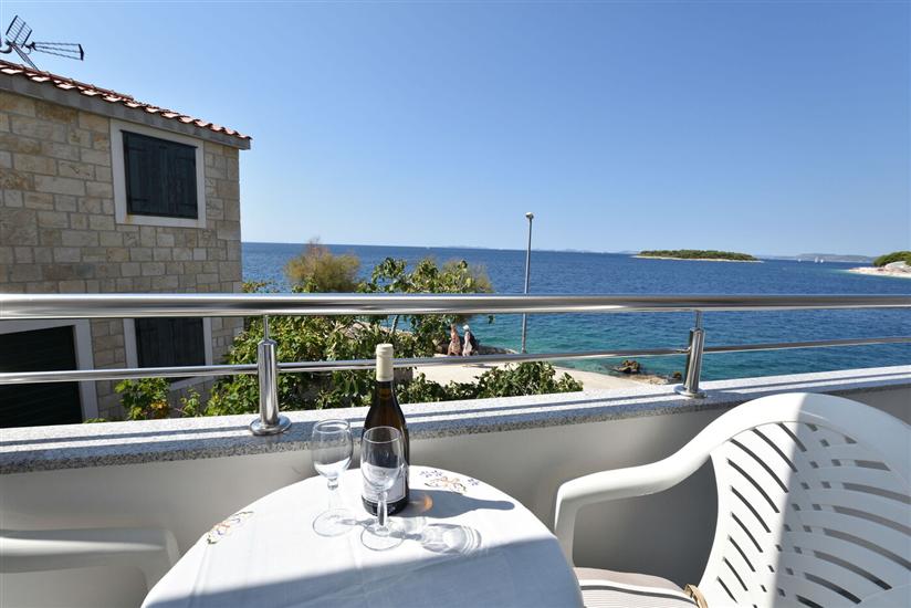 Apartment A2, for 3 persons