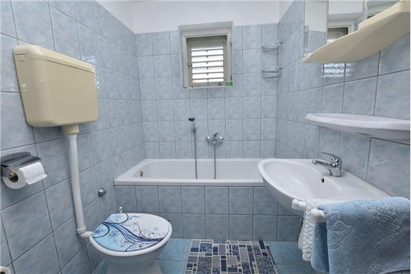 Apartment A2, for 4 persons