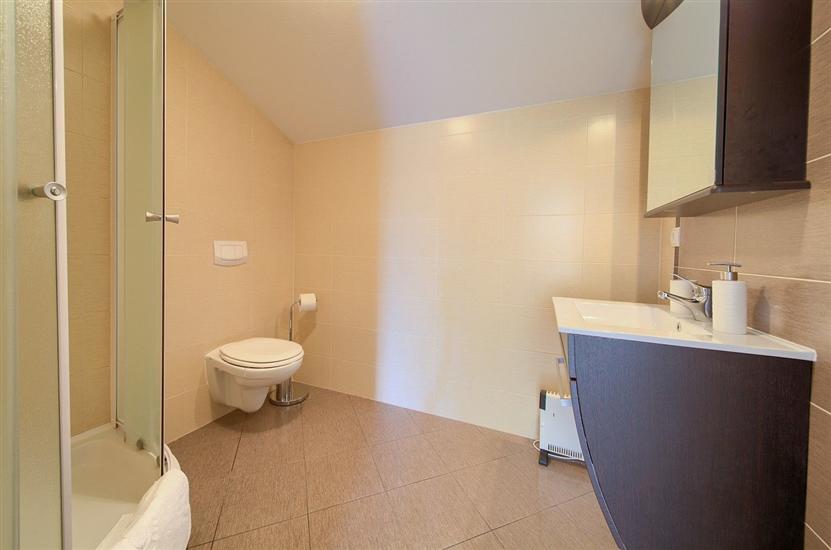 House A1, for 10 persons