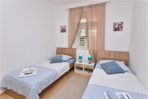 Apartment A2, for 6 persons